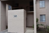 Building Photo - 7609 Abbey Ln