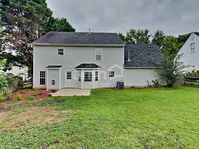 Building Photo - 169 Royalton Rd