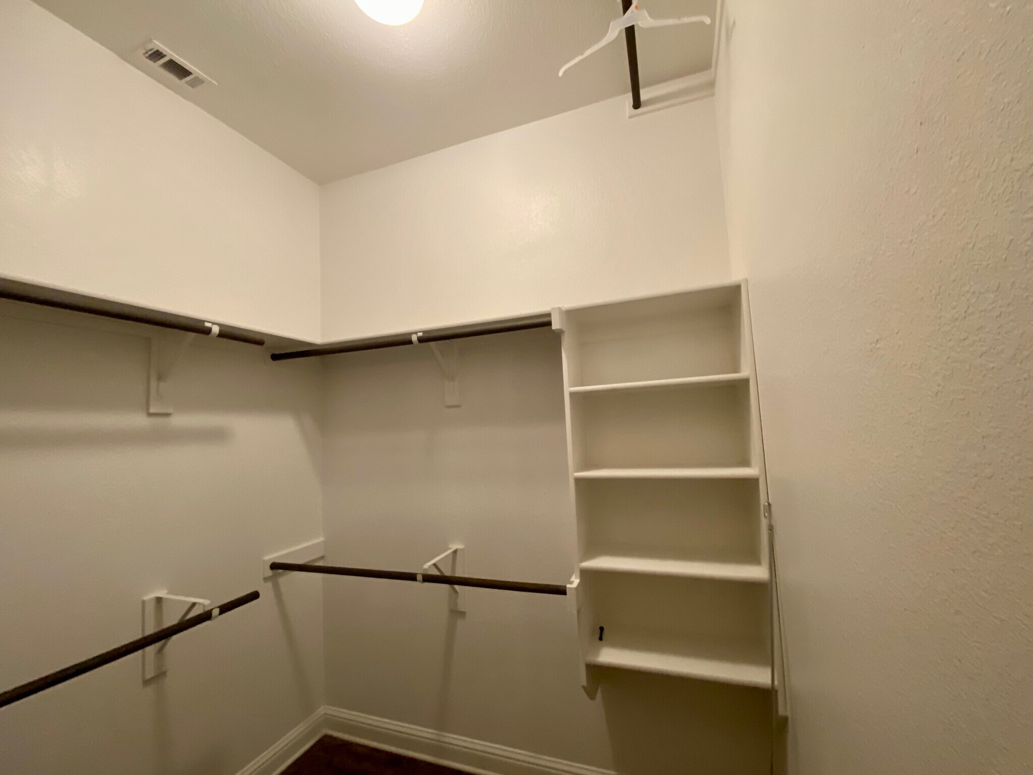 Building Photo - 2752 Waters Edge Dr