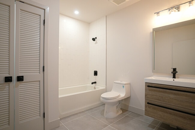 Building Photo - The Nuovo