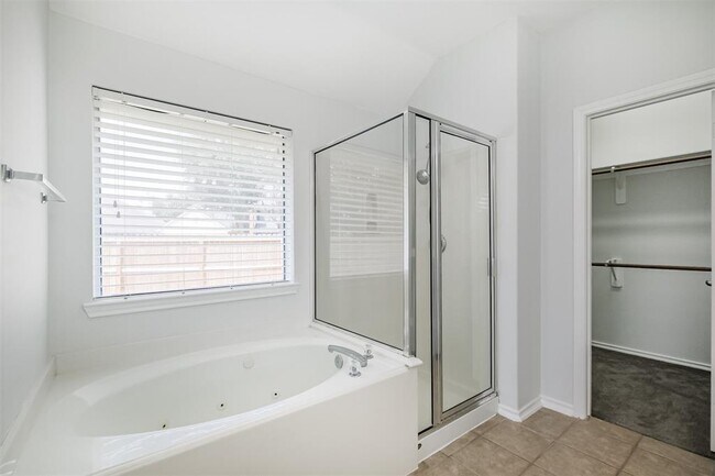 Building Photo - 5702 Carrollton Creek Ct