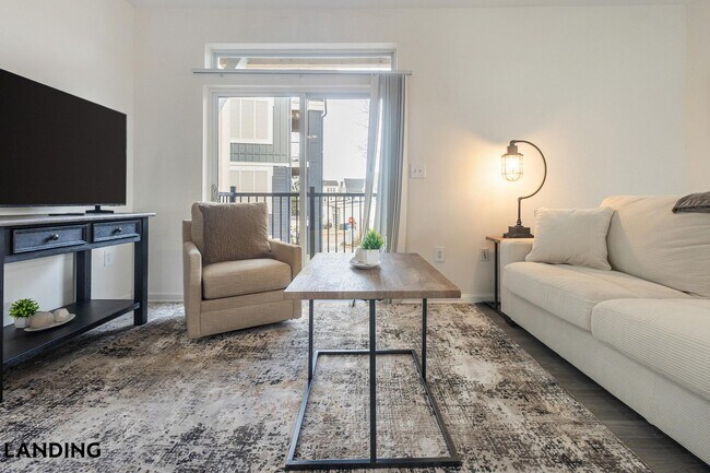 Building Photo - 4921 Pretty Lake Ave