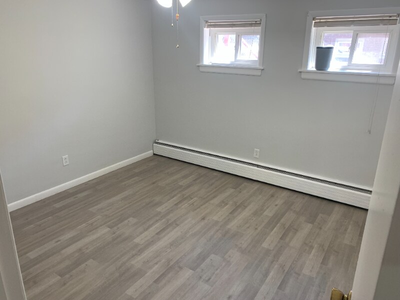 Building Photo - 214 Sand Creek Rd