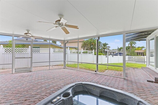 Building Photo - 4000 14th Way NE