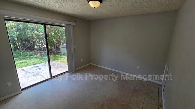 Building Photo - 2929-2929 9 Iron Dr