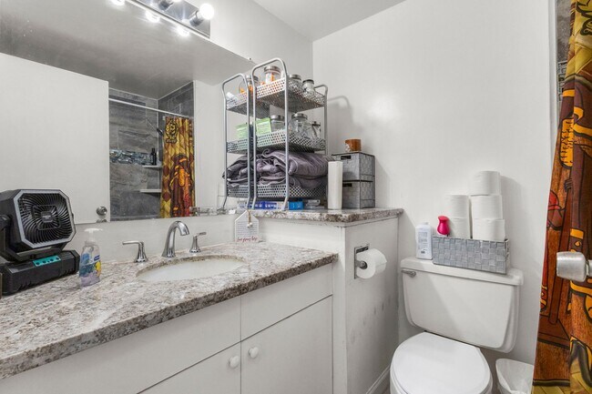 Building Photo - Makaha Surfside - One Bedroom