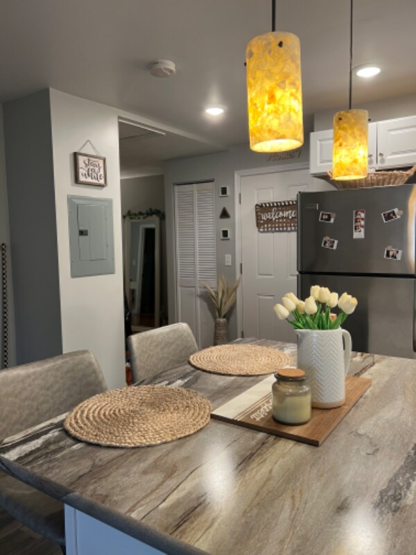 Building Photo - 116 E Main St