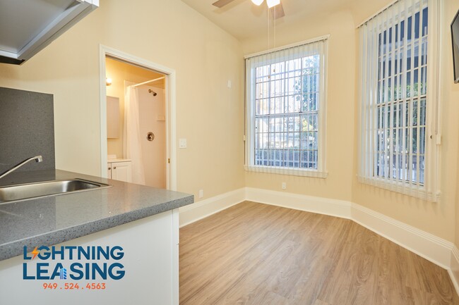 Building Photo - 1840 11th Pl