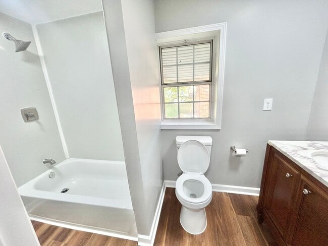 Building Photo - Newly Renovated 3BR Home Near Downtown & Medical District!