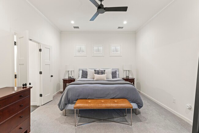 Building Photo - 1901 Plaza District Dr