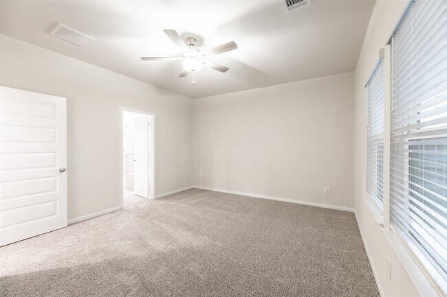 Building Photo - 13118 Everpine Trl