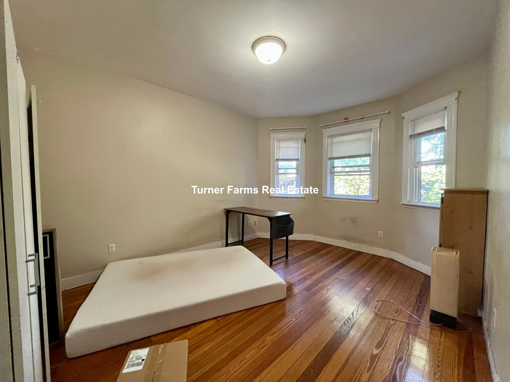 Building Photo - 49 Beech Glen St