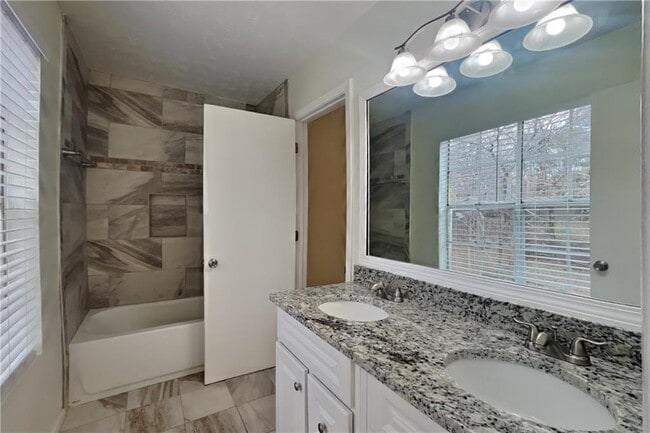 Building Photo - 353 Ansley Brook Dr