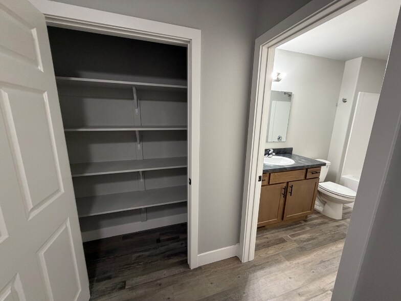 Building Photo - 1333 Lynn Ave