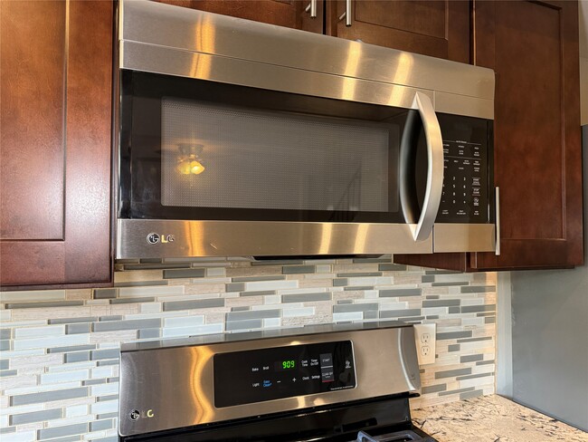 Building Photo - 10428 Hammerly Blvd