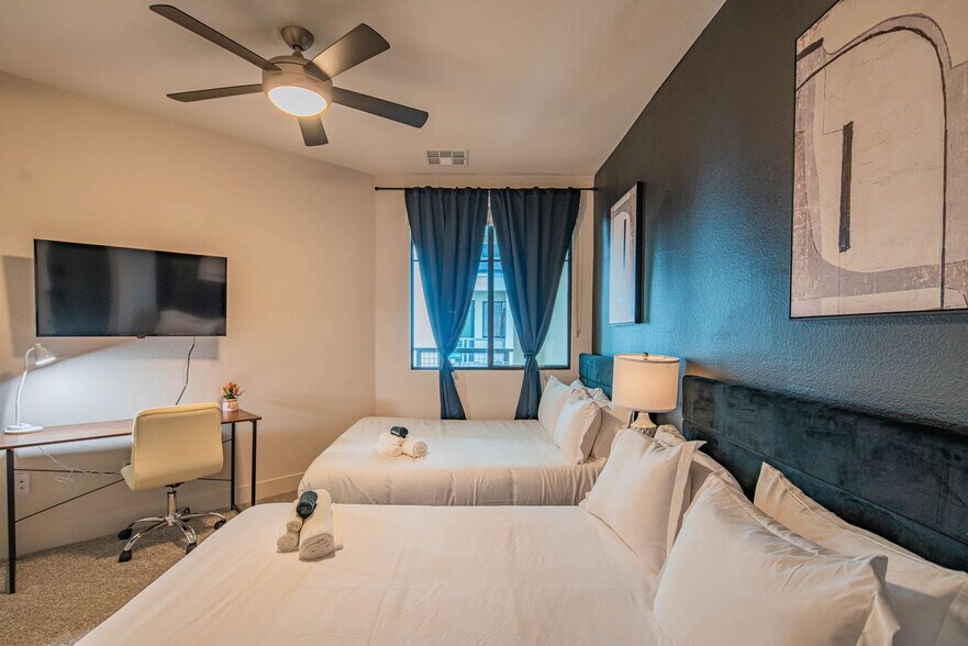 Building Photo - 15501 N Dial Blvd