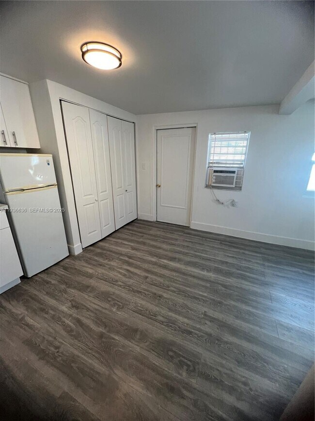 Building Photo - 1999 NW 2nd St