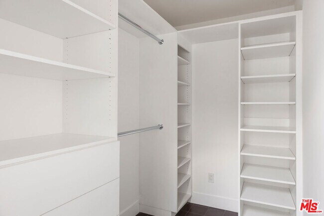 Building Photo - 4525 Melbourne Ave