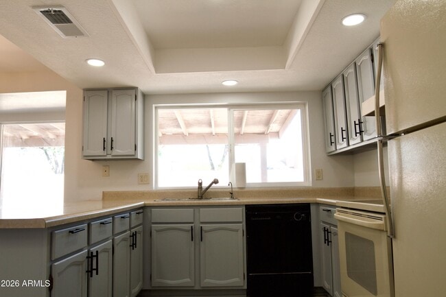 Building Photo - 16801 N 45th Pl