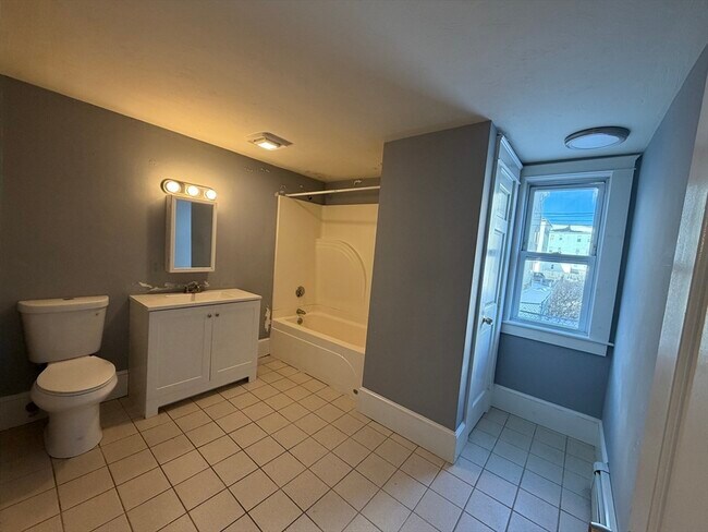 Building Photo - 143 Pilgrim Ave