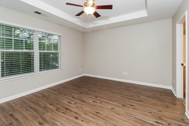 Building Photo - 6014 Colonial Garden Dr