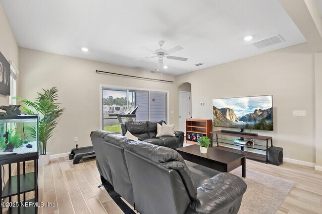 Building Photo - 10165 Roman Ln