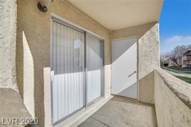 Building Photo - NORTHWEST - MARQUESA CONDO - 1 BED + 1 BAT...