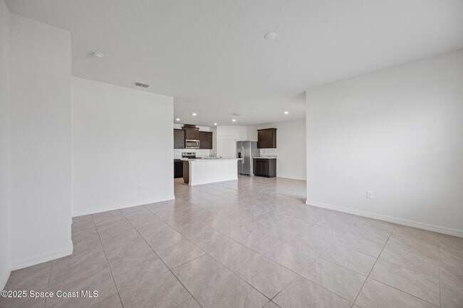 Building Photo - 1305 Valley View Ave