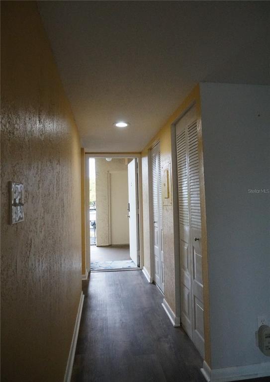 Building Photo - 2900 Cove Cay Dr