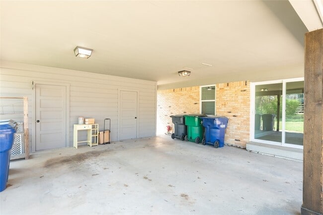 Building Photo - 602 N Morris St