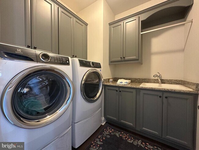 Building Photo - 30475 Madeira Ln