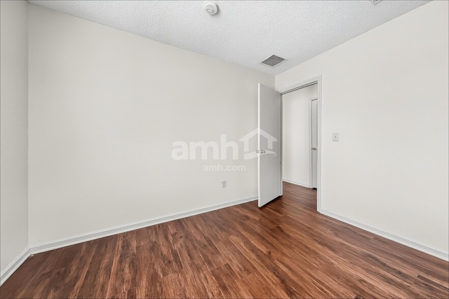 Building Photo - 9645 Morgan Creek Dr