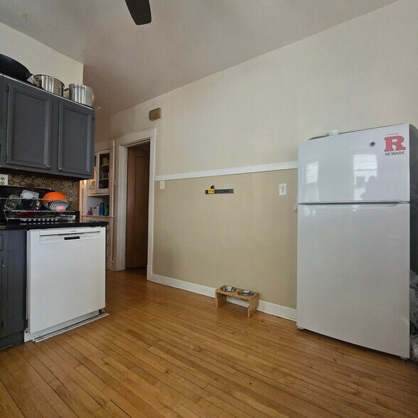 Building Photo - 4037 N Long Ave