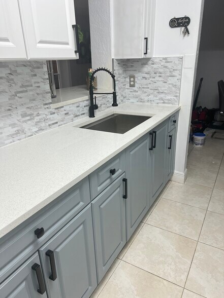 Building Photo - 13909 SW 57th Ln