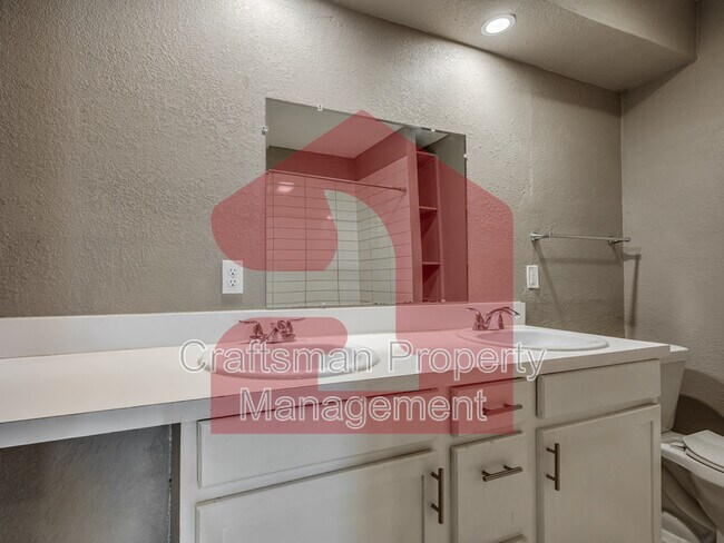 Building Photo - 2843 NW 18th St