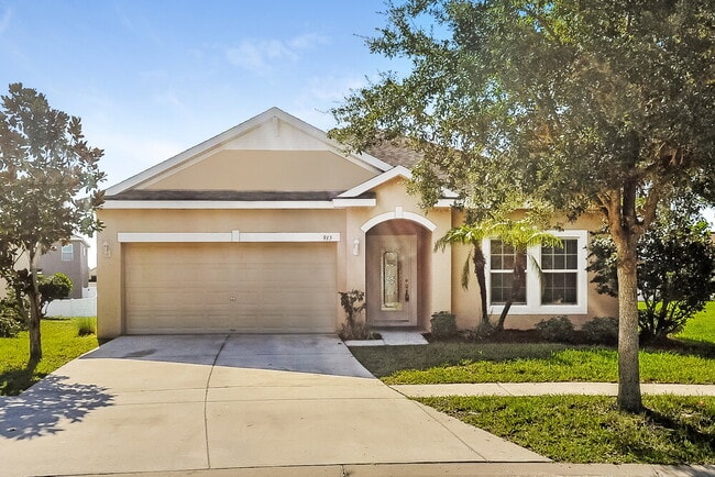 Building Photo - 915 Parker Den Dr