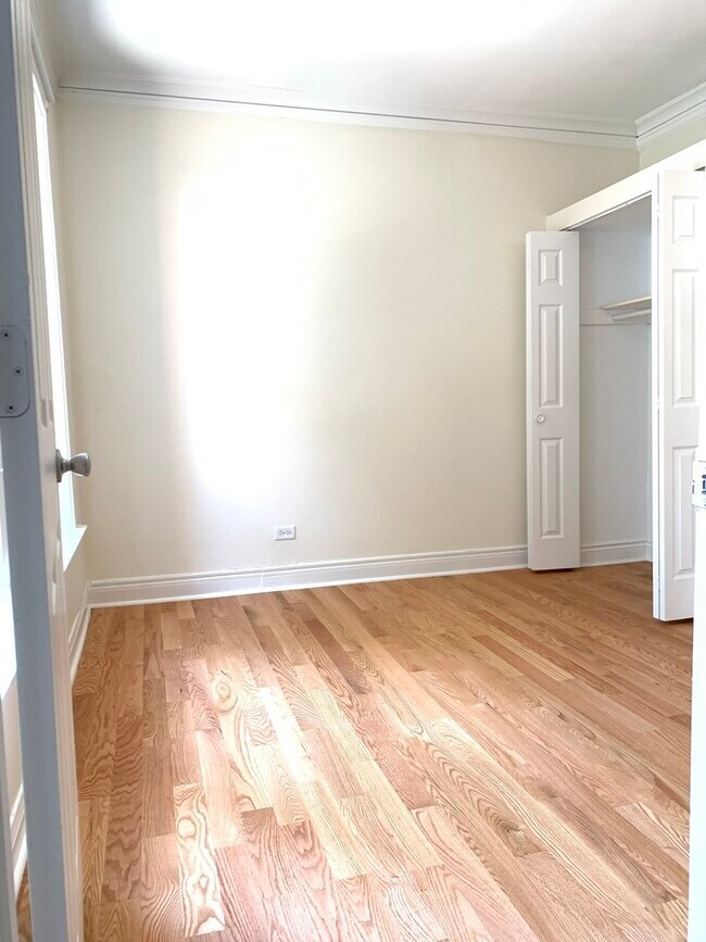 Building Photo - 4606 N Seeley Ave