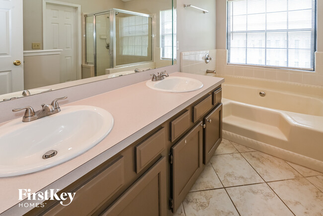 Building Photo - 4576 Antler Hill Dr E