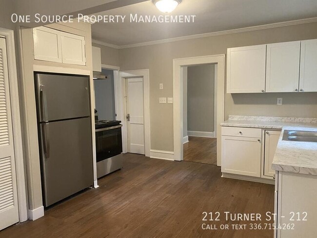 Building Photo - 212 Turner St