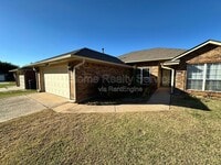 Building Photo - 4905 SE 55th St