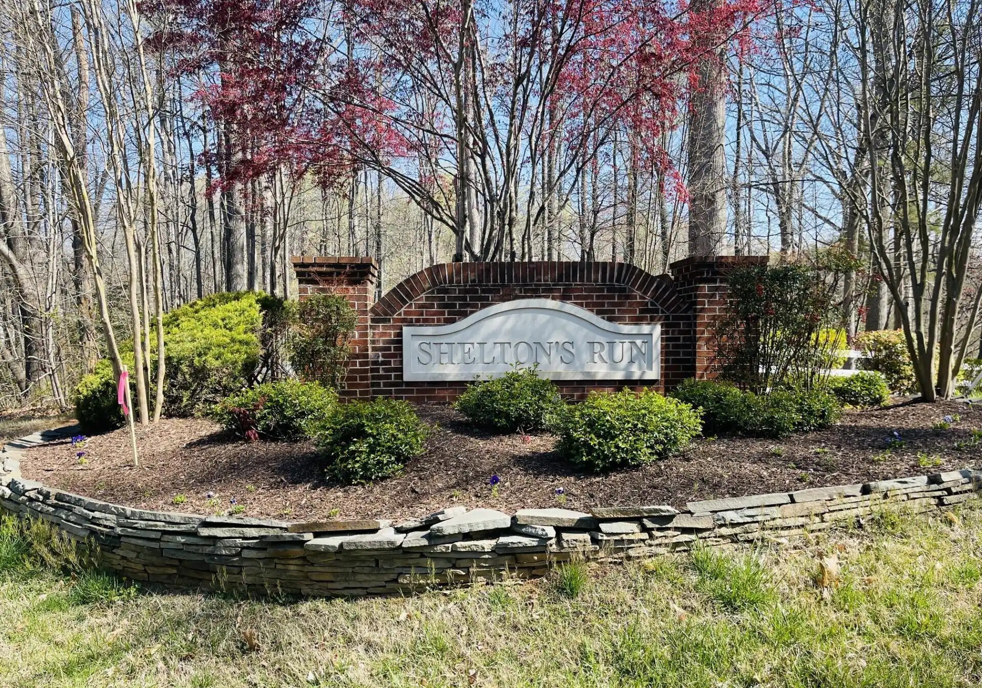 Building Photo - 6 Beau Ridge Dr