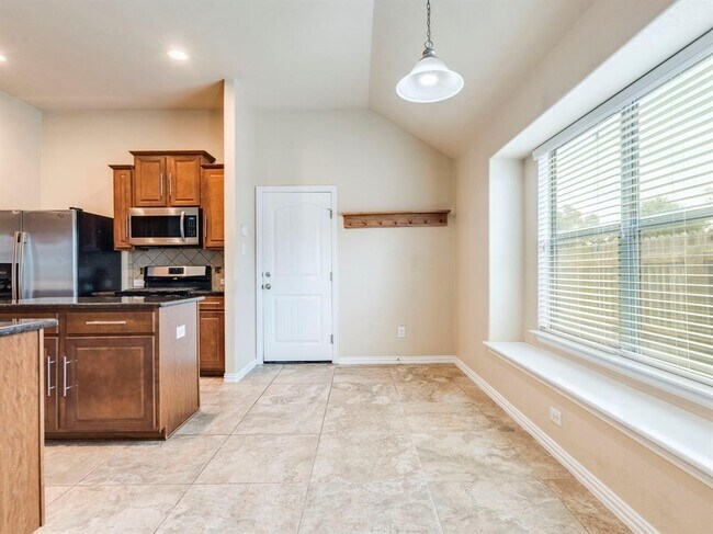 Building Photo - 327 Saffron Springs