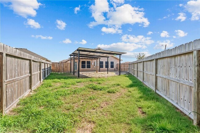 Building Photo - 1126 Fallow Ln