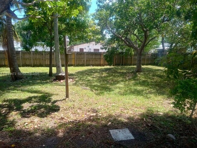 Building Photo - 1820 Funston St