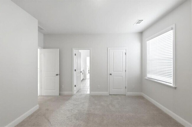 Building Photo - 3939 Alderstone Dr