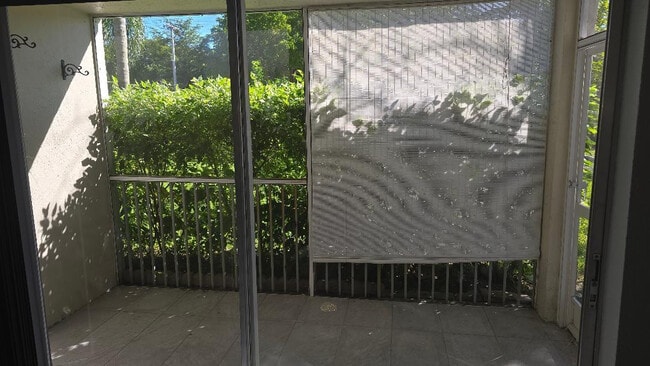 Building Photo - 3000 Riverside Dr