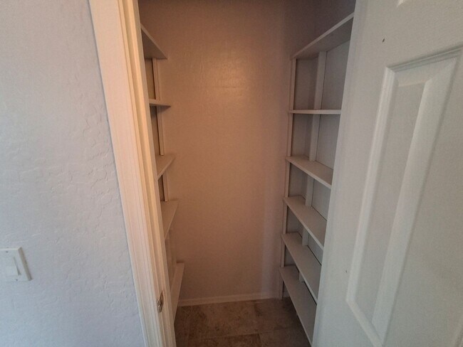 Building Photo - 29109 N Yellow Bee Dr