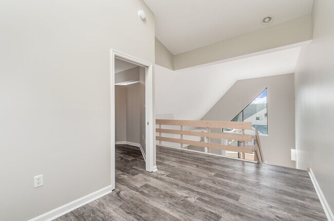 Building Photo - 1003 Cherrington Dr