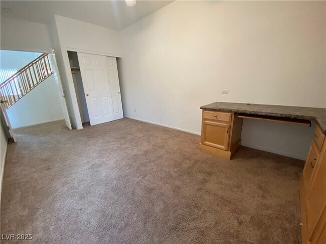 Building Photo - 1317 Woodmore Dr