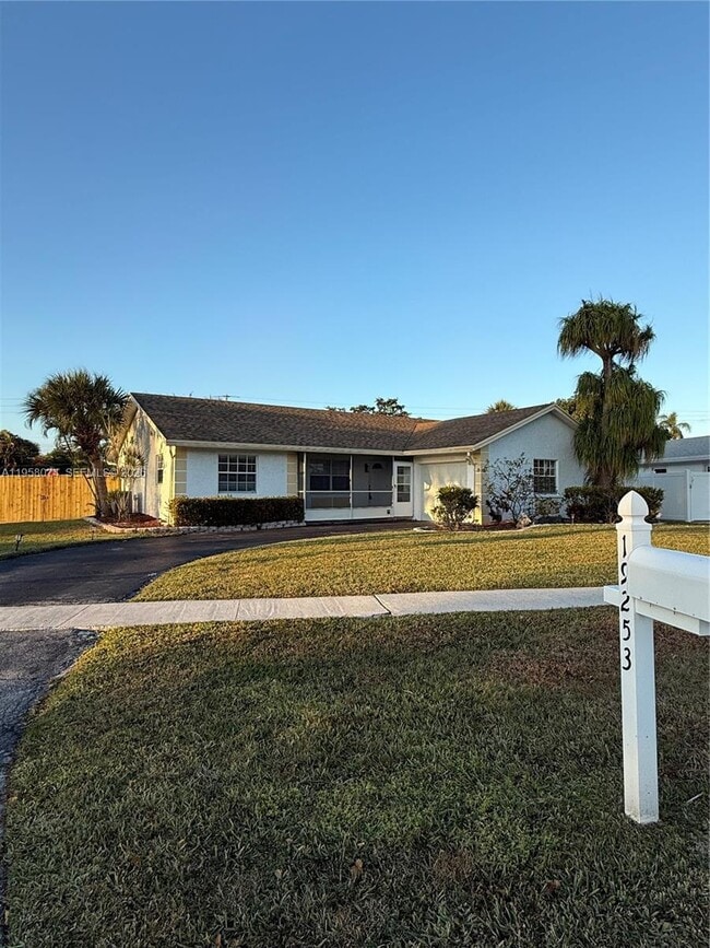 Building Photo - 19253 Carolina Cir